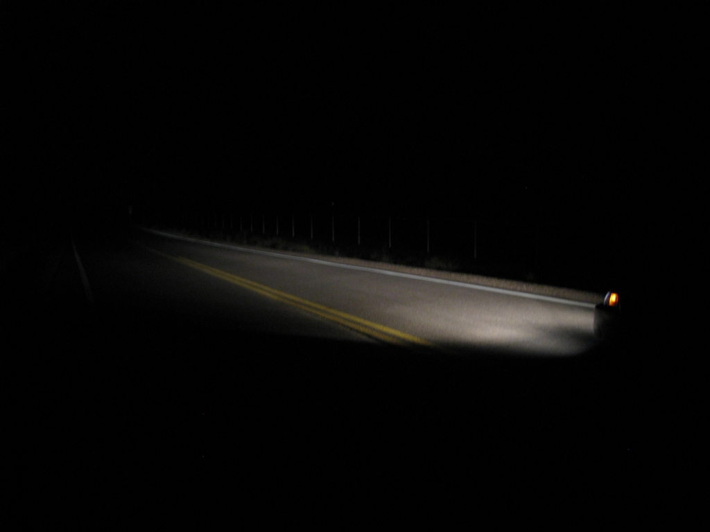 stock_lights_across_from_car_low_beam_small.jpg